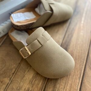 Little girls fashion clogs